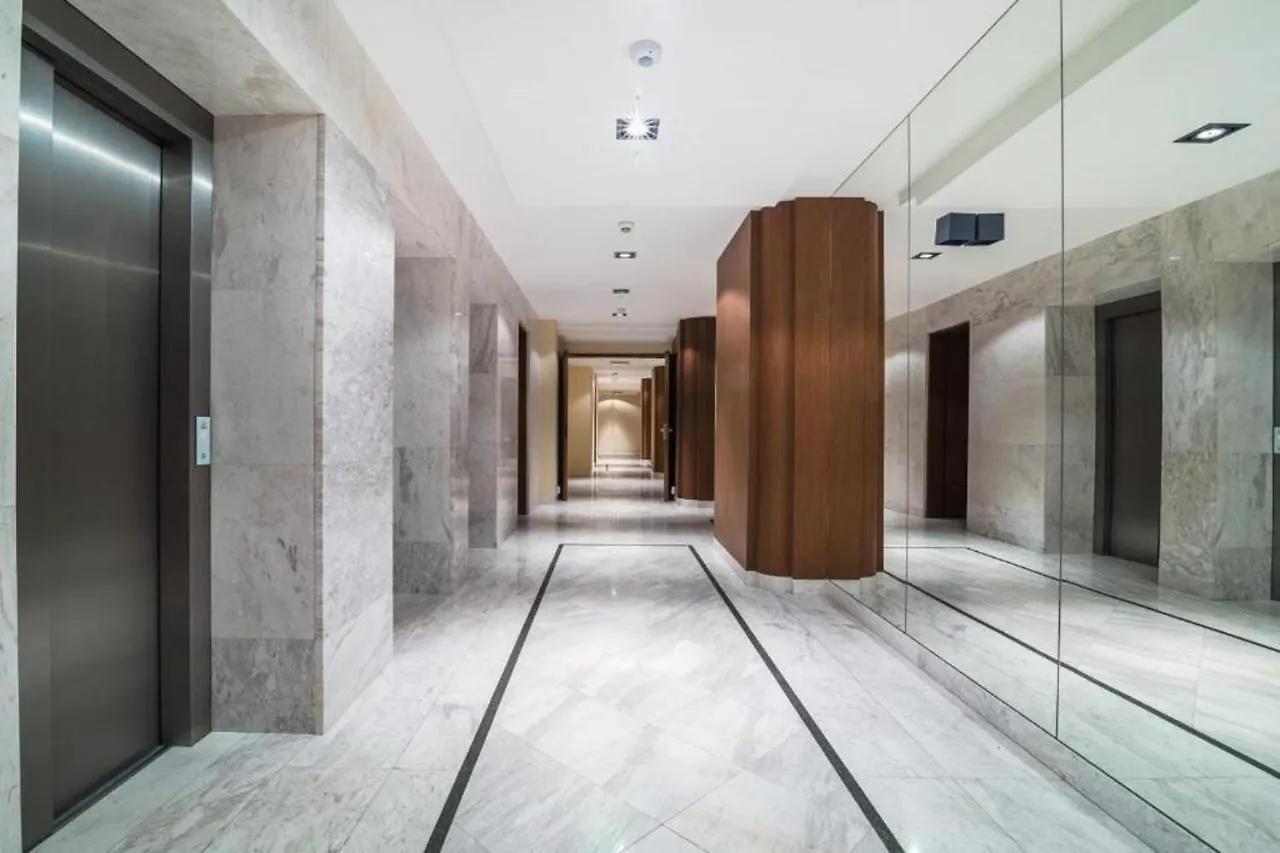 Modern Apartment With Pool Near Golden Terraces Warszawa Polen