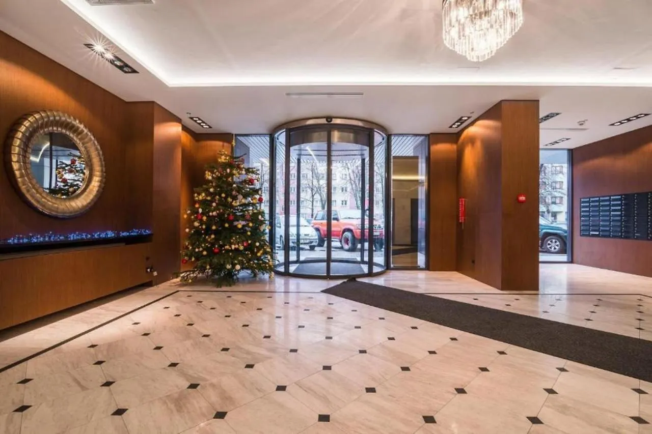 Modern Apartment With Pool Near Golden Terraces Warszawa
