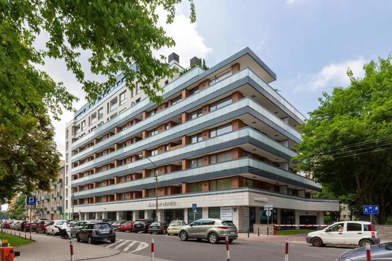 Modern Apartment With Pool Near Golden Terraces Warszawa