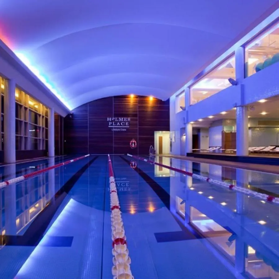 Modern Apartment With Pool Near Golden Terraces Warszawa